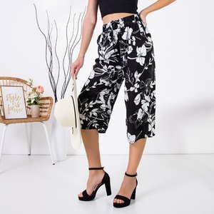 Black and white patterned women's 3/4 PLUS SIZE pants - Clothing