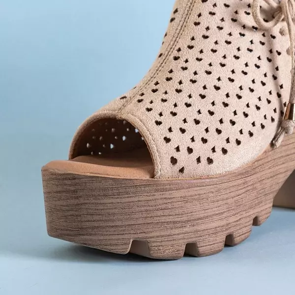 OUTLET Beige women's openwork sandals on the Noris post - Footwear