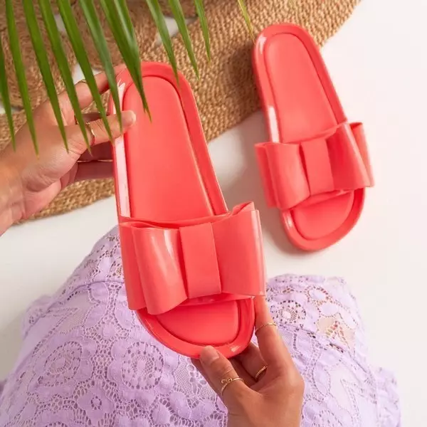 OUTLET Coral rubber slippers with a Regiton bow - Footwear