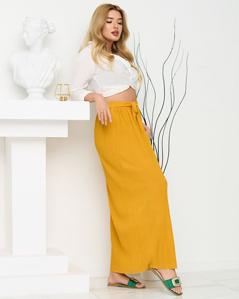 Women's mustard pleated midi skirt with buttons - Footwear