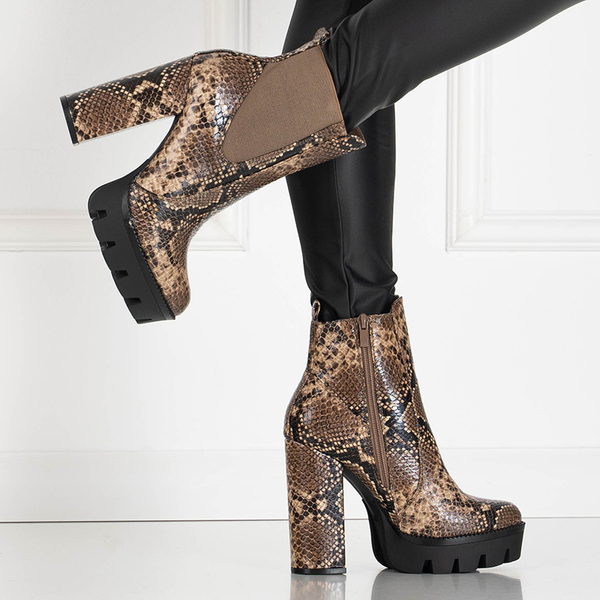 Women's snakeskin boots on the Maaia post - Footwear